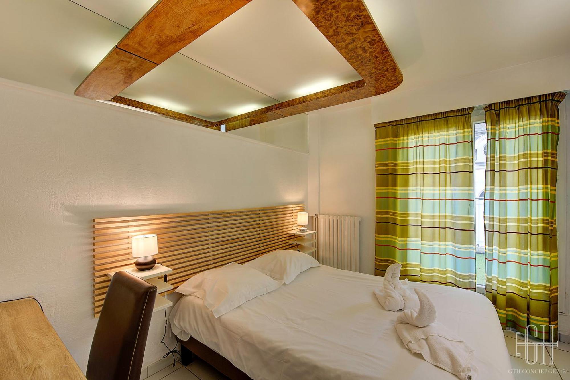 Serena - Hopital Clocheville Apartment